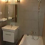 Du Louvre מלון דירות 2*