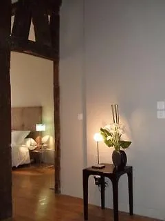 Du Louvre Apartahotel